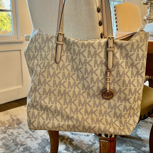 AUTHENTIC Michael KORS logo leather shoulder tote - Picture 1 of 9